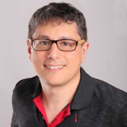 Als IT Spezialist mit einem Nebengewerbe in dem ich Webservices aller Art (Webseiten, Cloud-Telefonanlagen, Call-Center Lösungen, Videokonferenzen, Private Clouds, uvm.) anbiete, konnte ich dem Projekt sehr schnell zu einem Webauftritt und der Schaltung der Hotline verhelfen.
