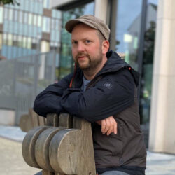 Im Projekt Helfen-Statt-Hamstern kümmere ich mich mit um Themen im Bereich IT, Technik und technikbezogener Organisation und was so nebenbei anfällt. Interessant, wie viel man hier lernen kann.